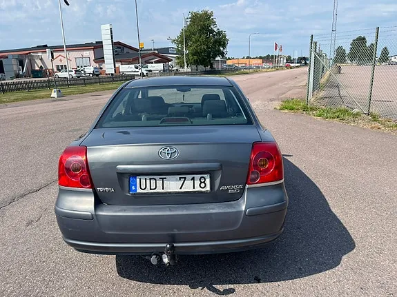 Toyota Avensis 2003 photo 4