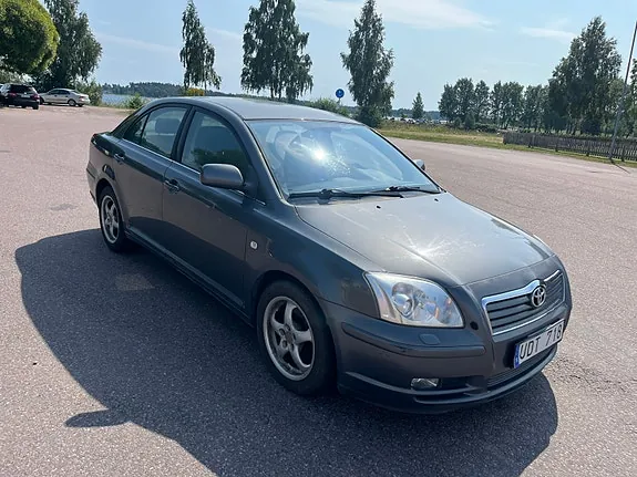 Toyota Avensis 2003 photo 2