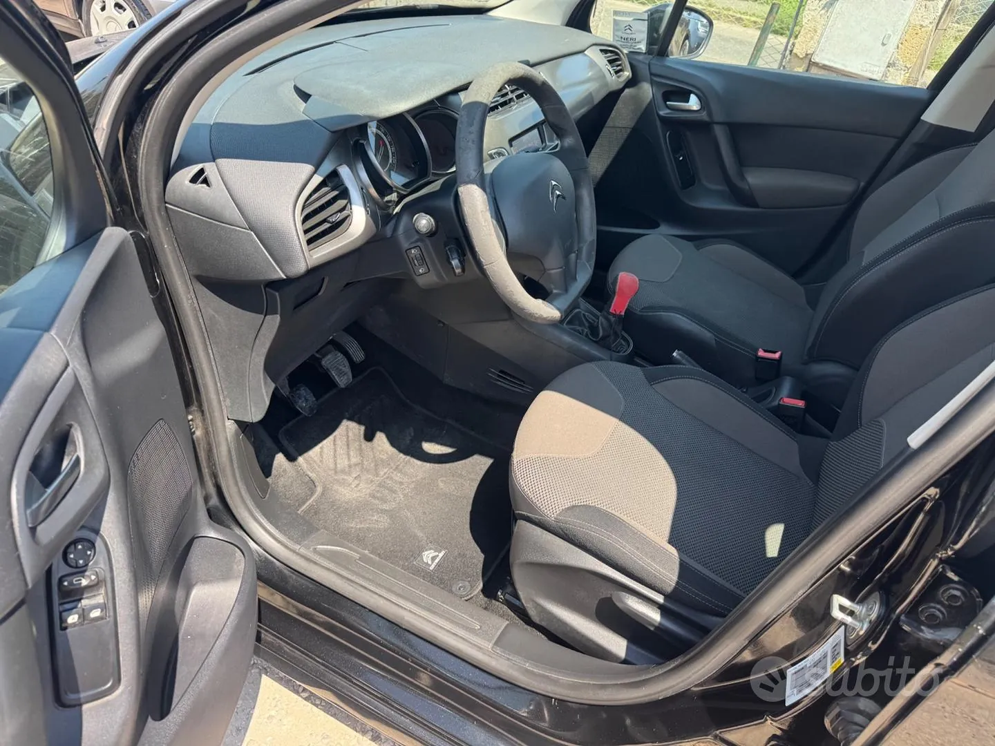 Citroen C3 2014 photo 2