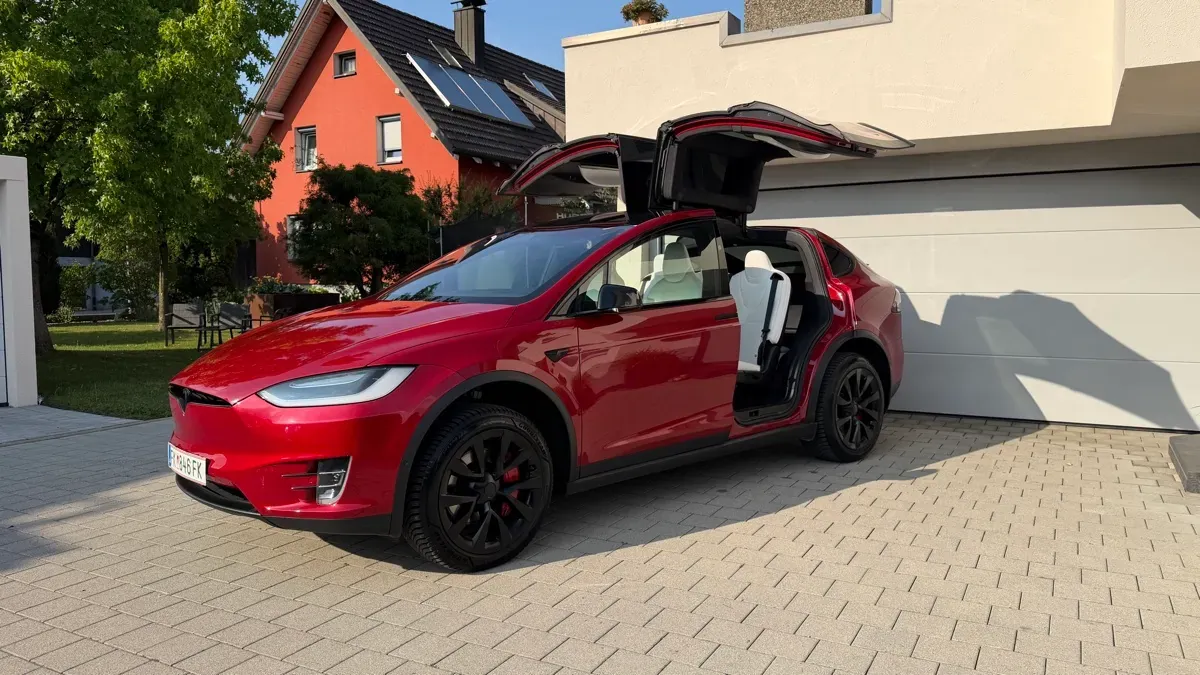 Tesla Model X 2018 photo 3