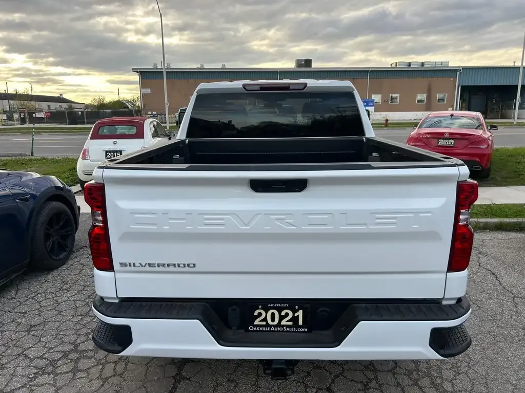 Chevrolet Silverado 1500 2021 photo 2
