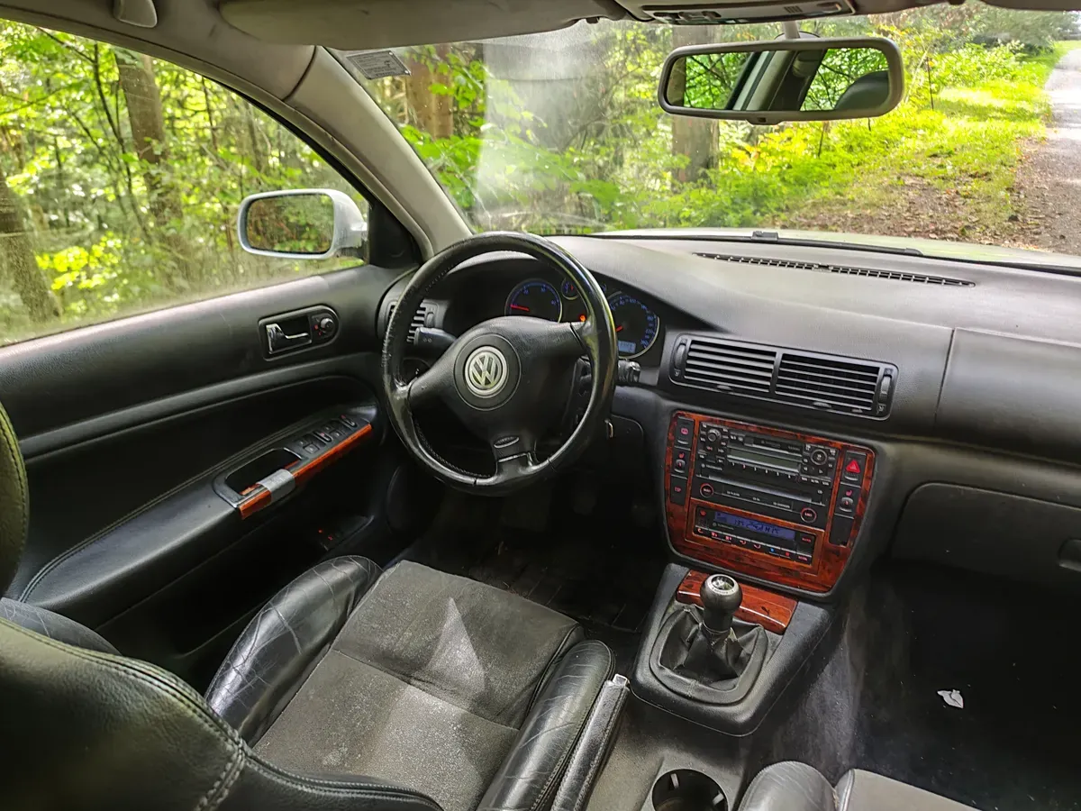 Volkswagen Passat 2003 photo 2