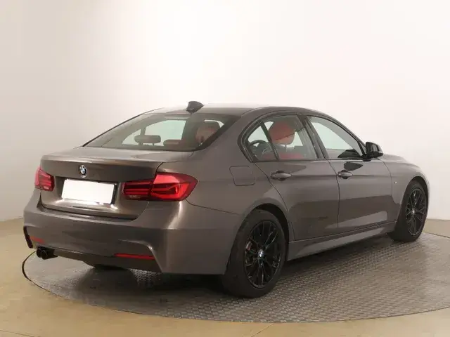 BMW 3 Series 2017 photo 4