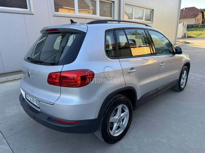 Volkswagen Tiguan 2012 photo 4
