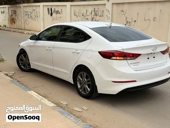 Hyundai Elantra 2017 photo 2
