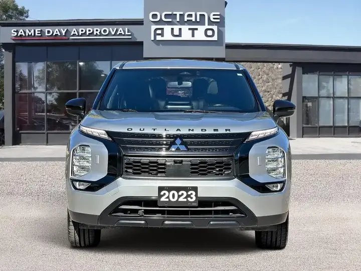 Mitsubishi Outlander 2023 photo 2