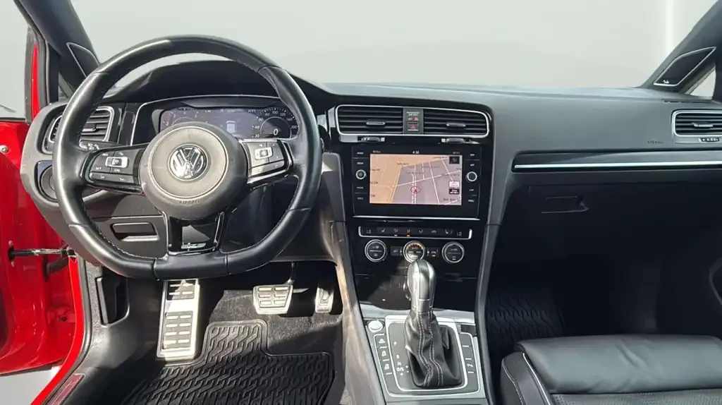 Volkswagen Golf R 2018 photo 2
