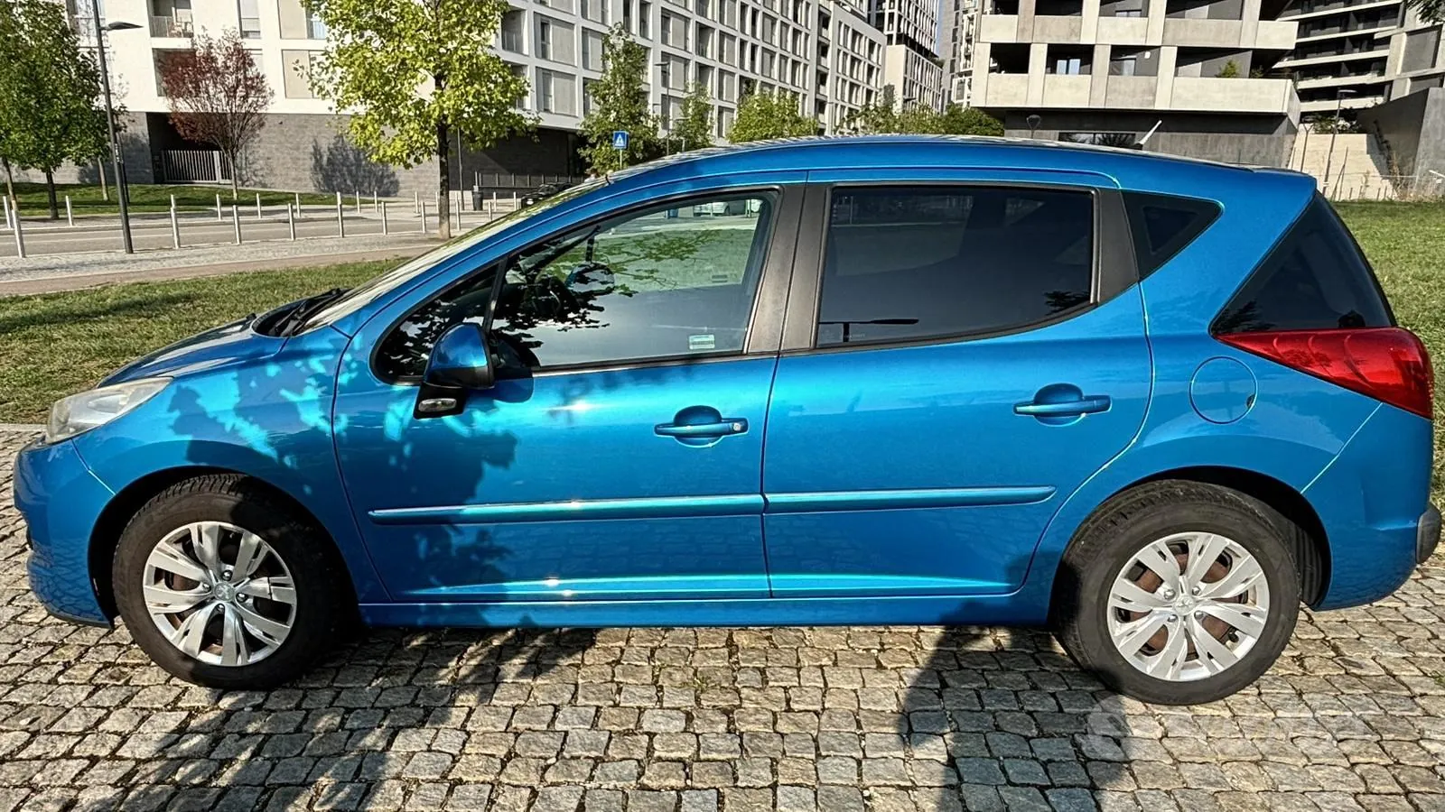Peugeot 207 2012 photo 2