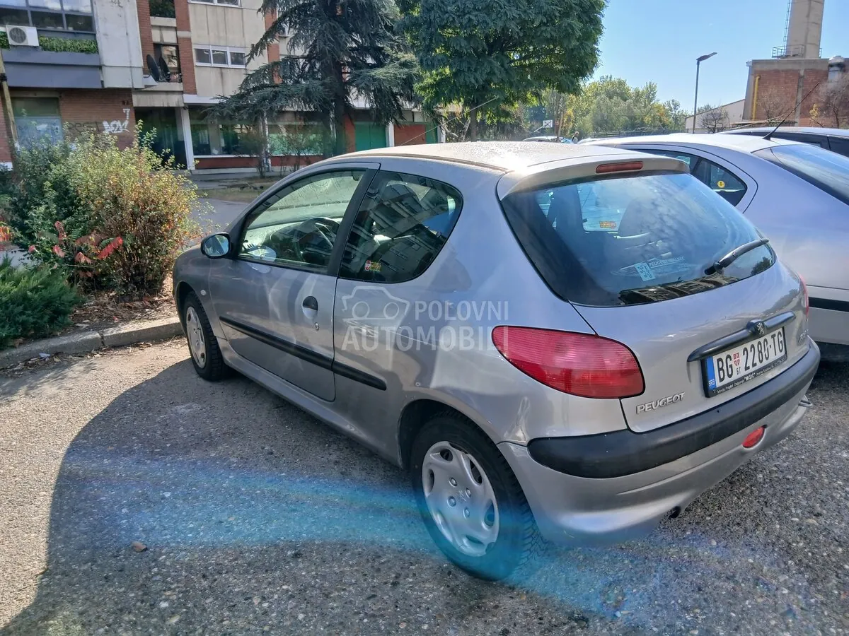 Peugeot 206 2003 photo 3