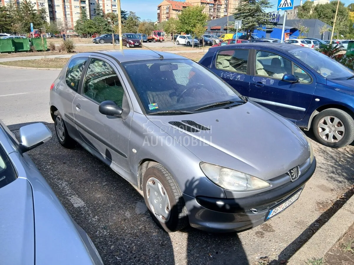 Peugeot 206 2003 photo 2