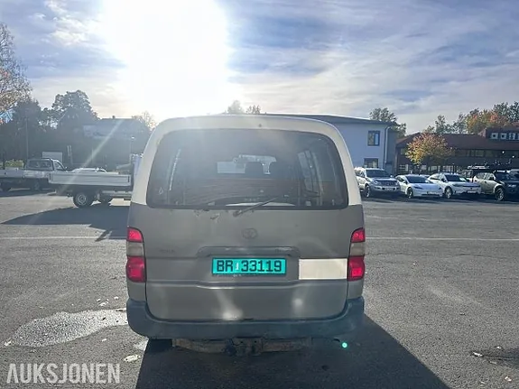 Toyota Hiace 2006 photo 4