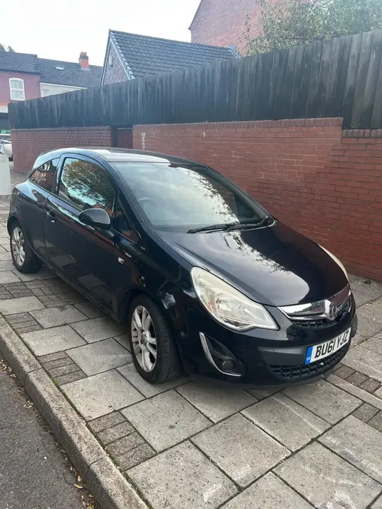 Vauxhall Corsa 2011 photo 2