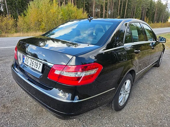 Mercedes-Benz E200 D 2010 photo 3