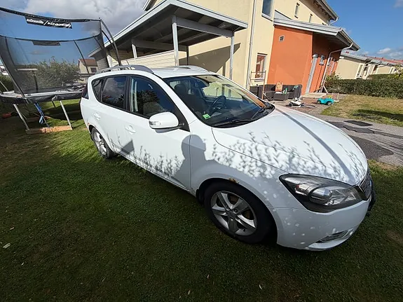 Kia Ceed 2010 photo 3