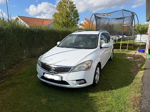 Kia Ceed 2010 photo 2
