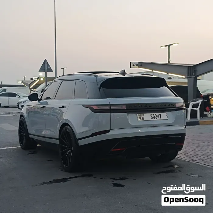 Land Rover Range Rover Velar 2024 photo 4