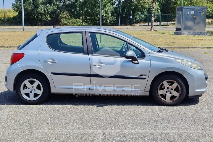 Peugeot 207 2008 photo 4