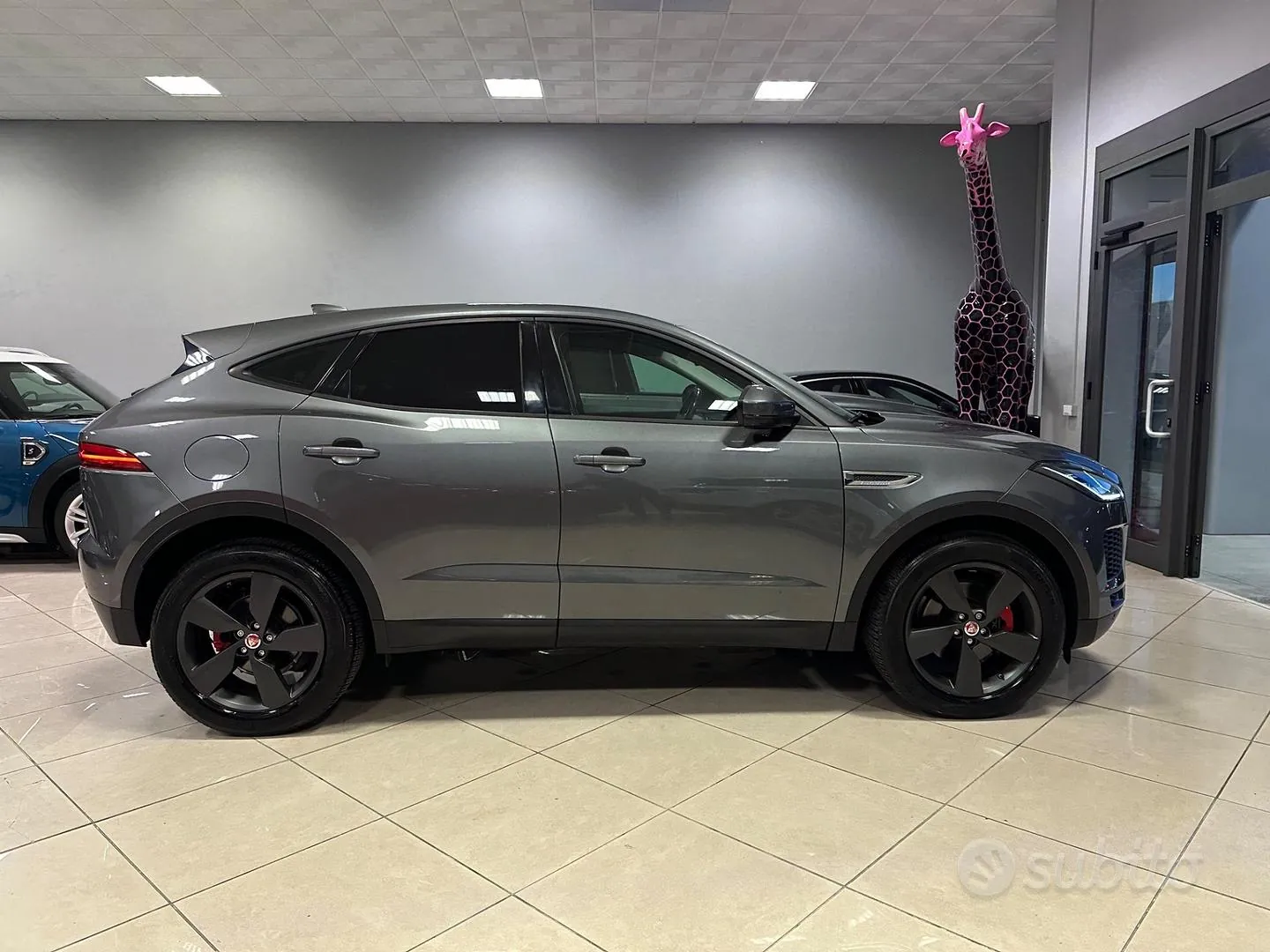 Jaguar E-Pace 2019 photo 4