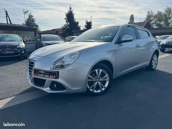 Alfa Romeo Giulietta 2011 photo 2