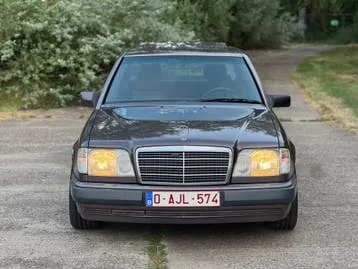 Mercedes-Benz E-Class 1993 photo 2