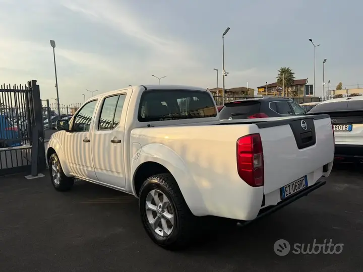 Nissan Navara 2015 photo 4