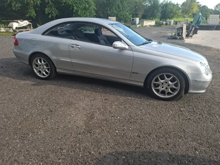 Mercedes-Benz Cle 2004 photo 2