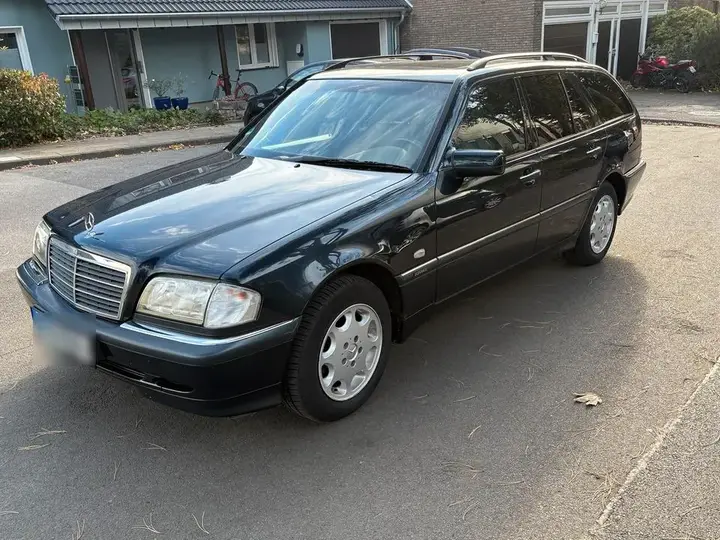 Mercedes-Benz C240