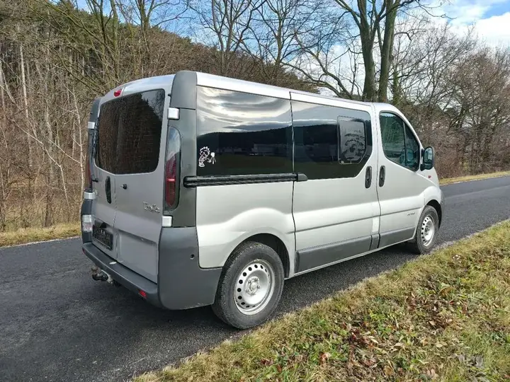 Renault Trafic 2003 photo 3