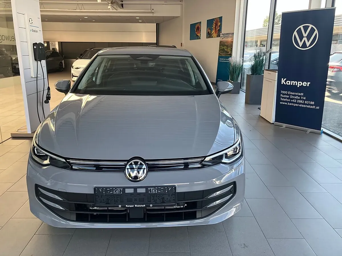 Volkswagen Golf 2026 photo 2