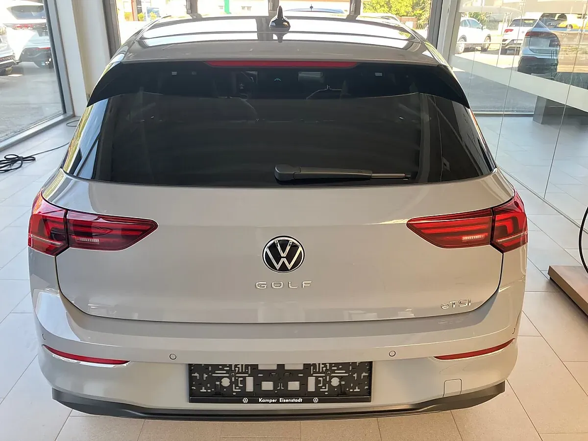 Volkswagen Golf 2026 photo 3