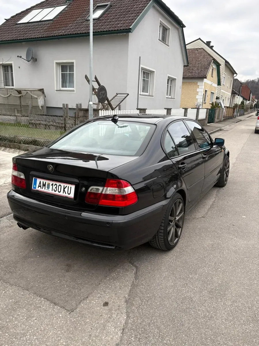 BMW 3 Series 2004 photo 2
