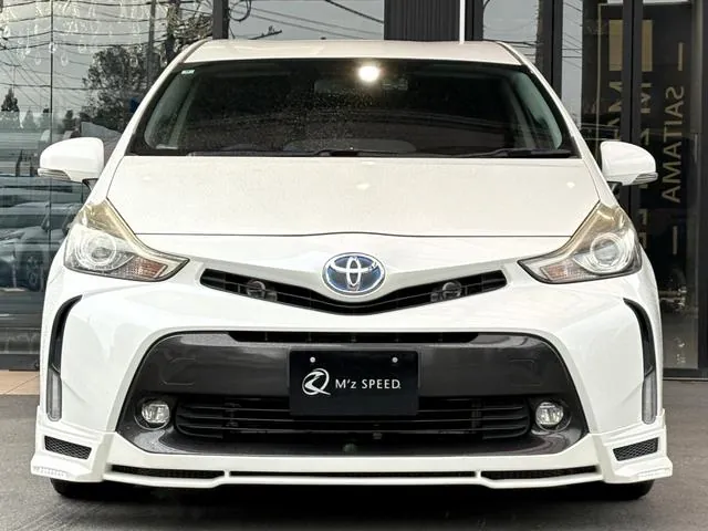 Toyota Prius Alpha 2016 photo 4