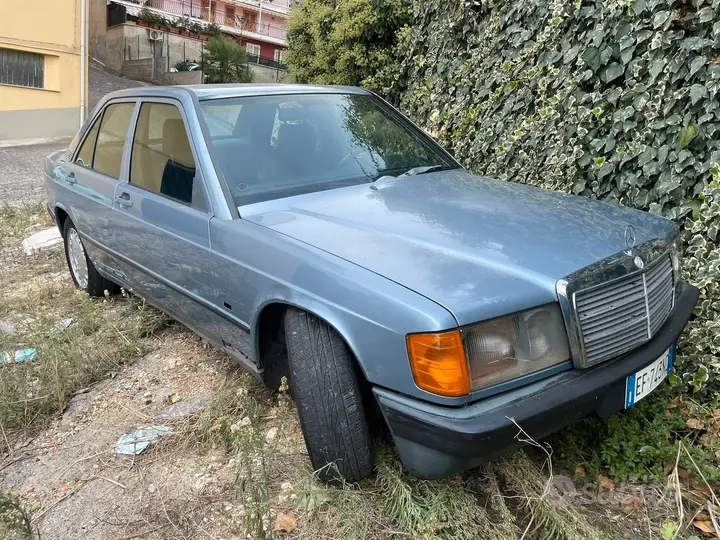 Mercedes-Benz 190 1986 photo 2