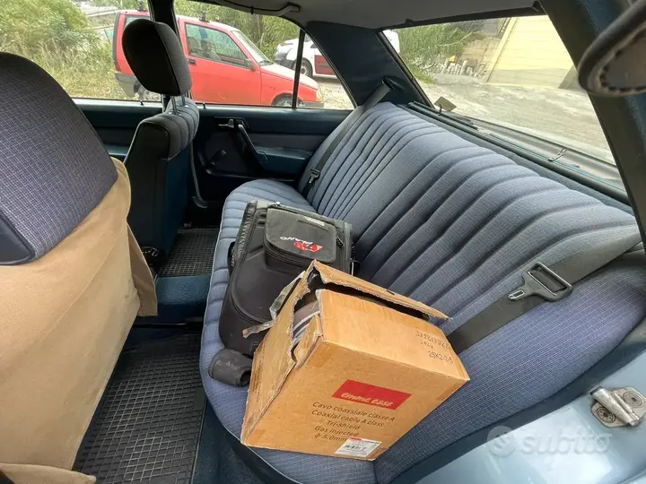 Mercedes-Benz 190 1986 photo 4