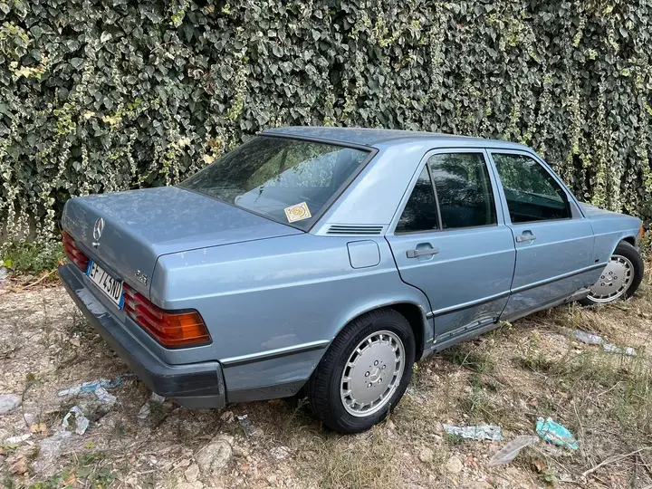 Mercedes-Benz 190 1986 photo 5