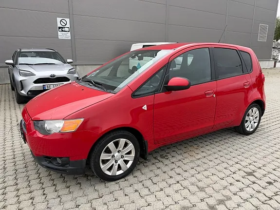 Mitsubishi Colt 2011 photo 2