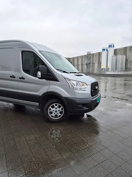 Ford Transit 350 L2 Van 2018 photo 3