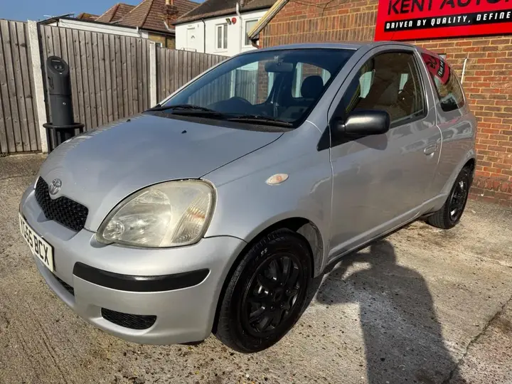 Toyota Yaris 2005 photo 3