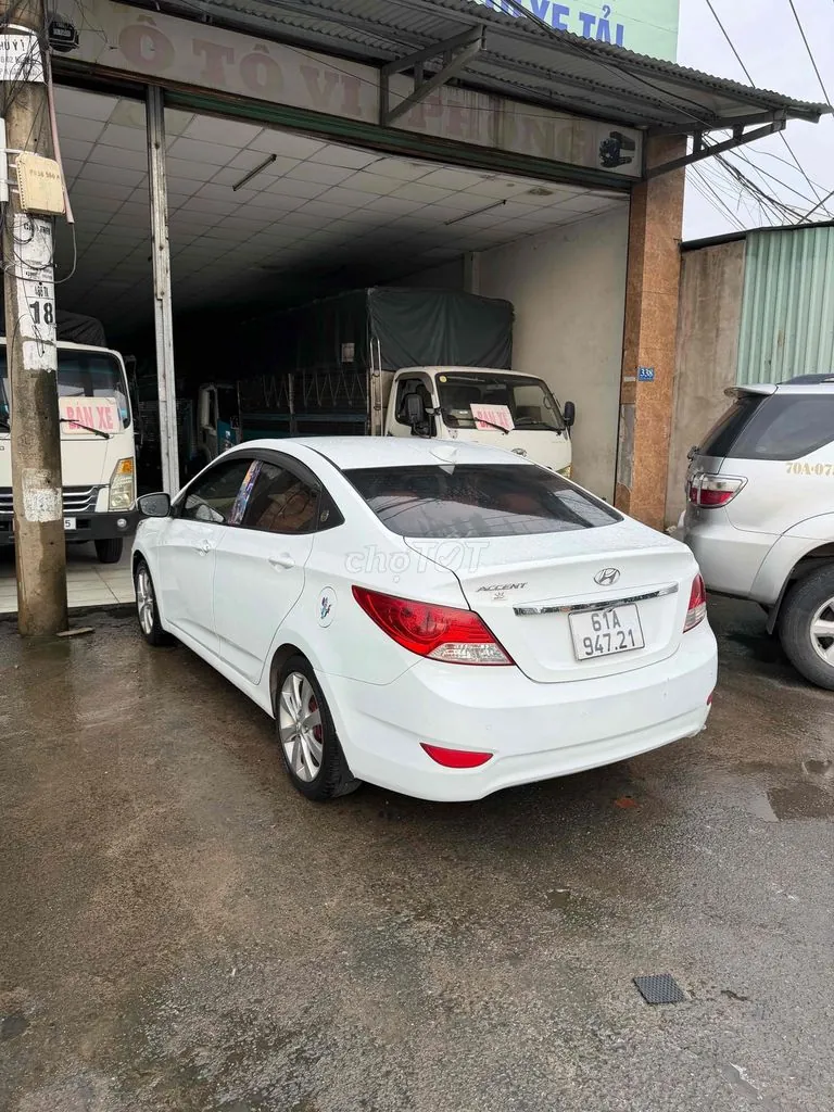 Hyundai Accent 2013 photo 2