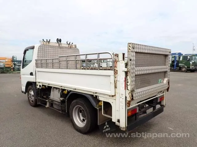 Mitsubishi Canter 2015 photo 3