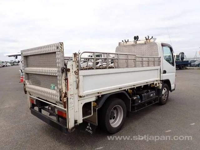 Mitsubishi Canter 2015 photo 4