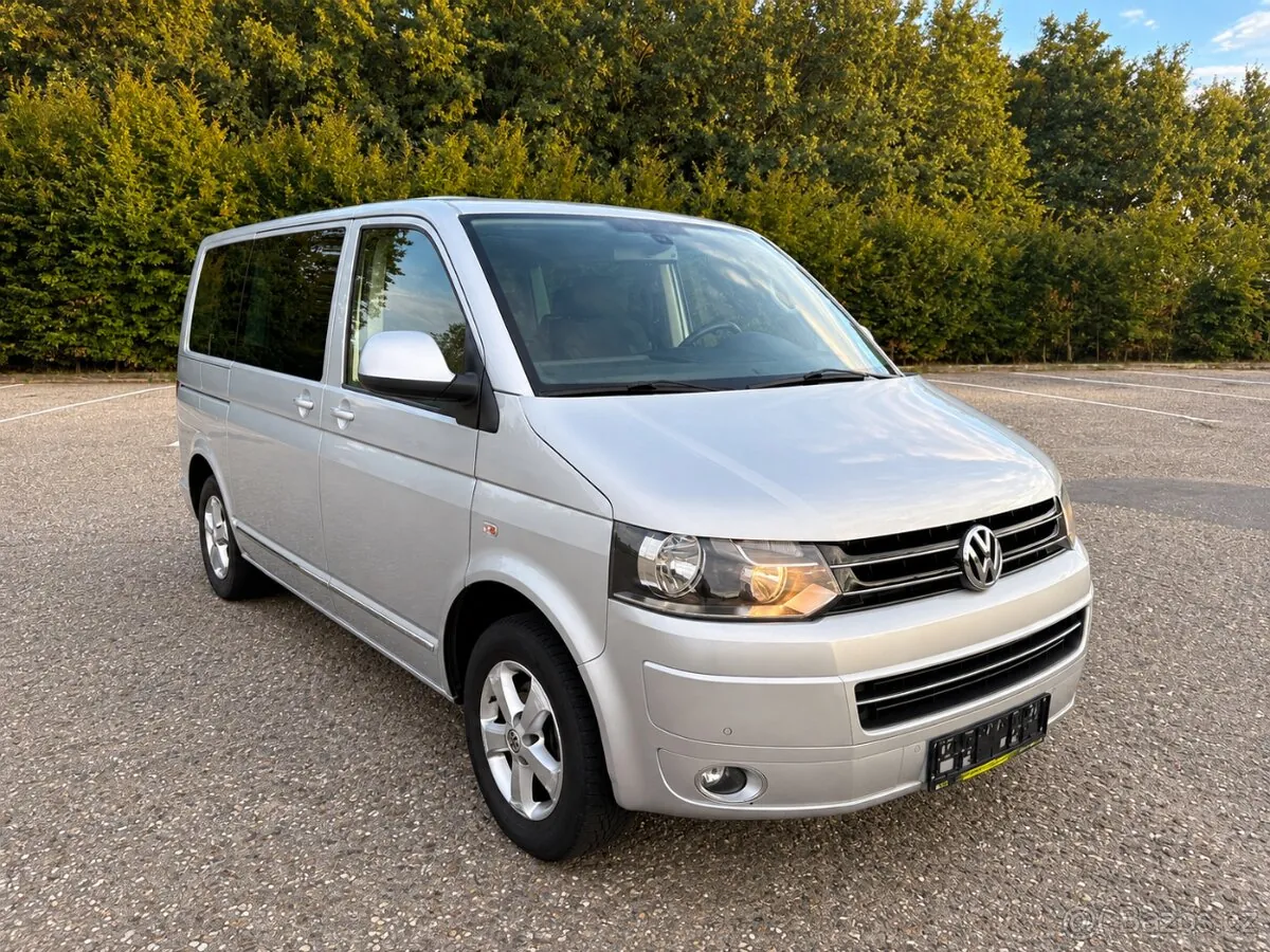 Volkswagen T5.1 Multivan 2012 photo 2