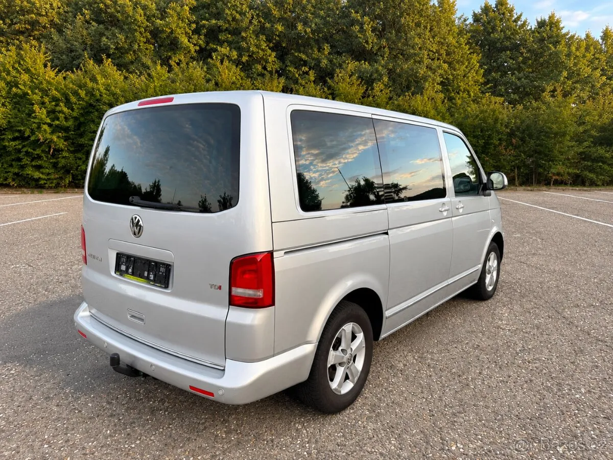 Volkswagen T5.1 Multivan 2012 photo 4