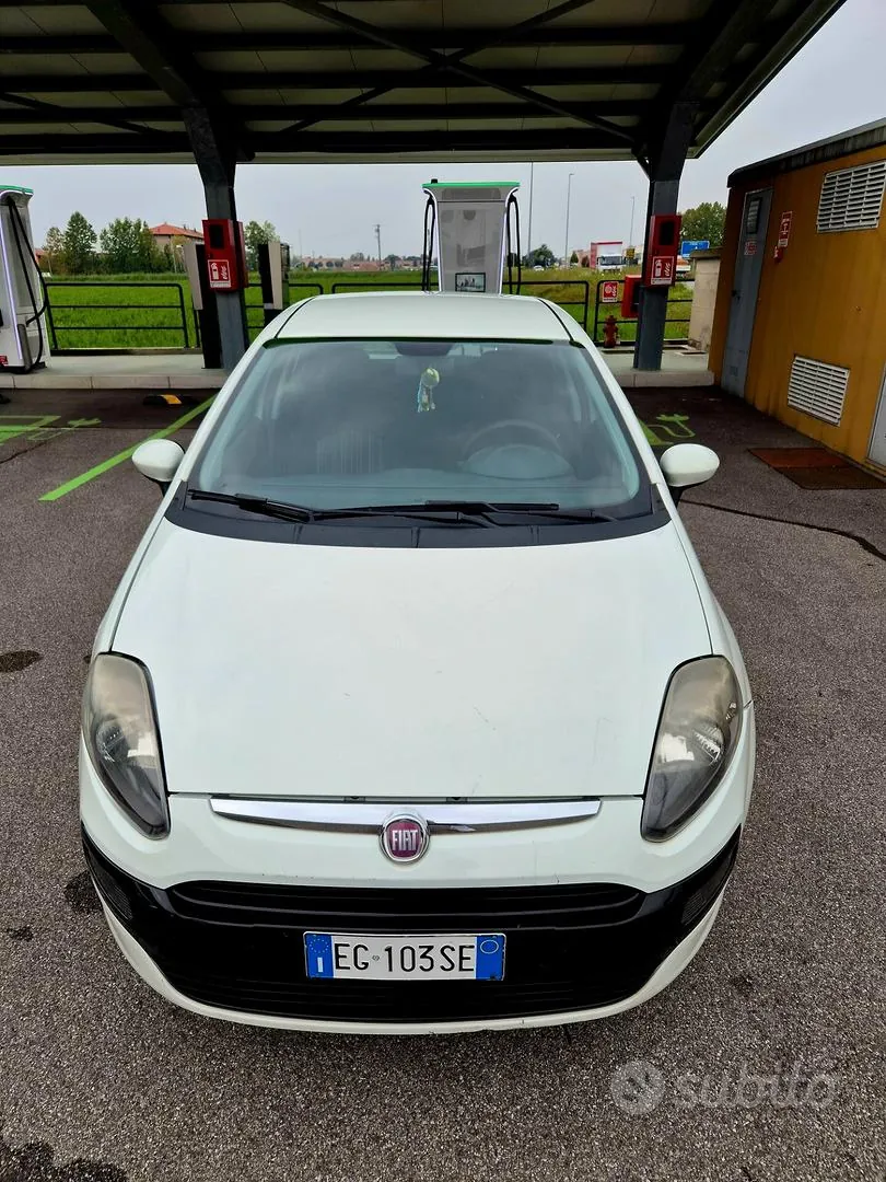 Fiat Punto Evo 2011 photo 2
