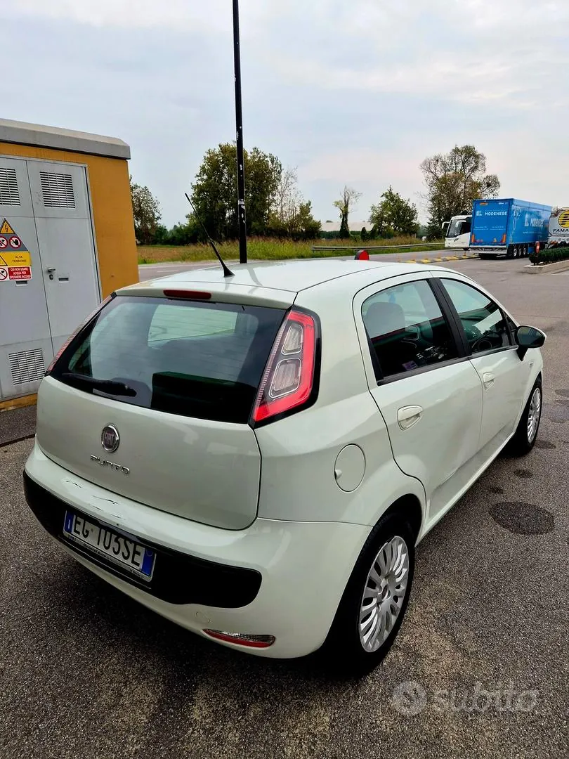 Fiat Punto Evo 2011 photo 4