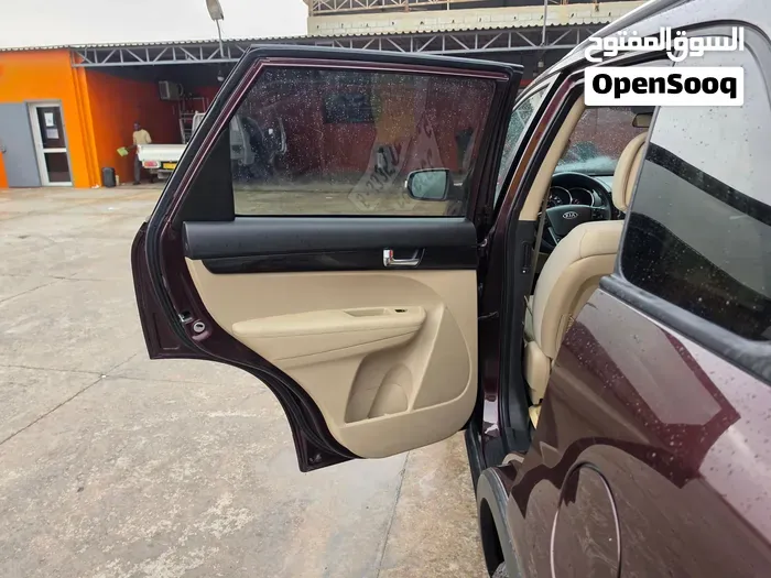 Kia Sorento 2012 photo 4