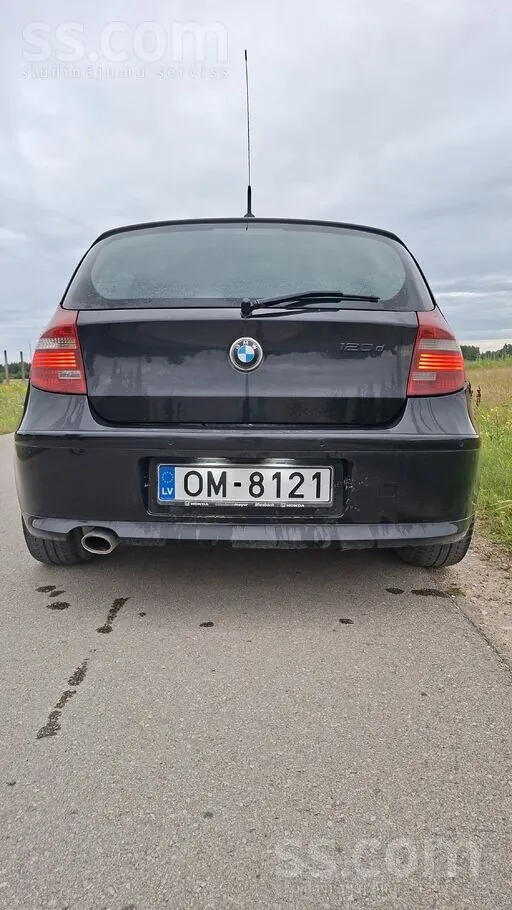 BMW 120 2009 photo 3