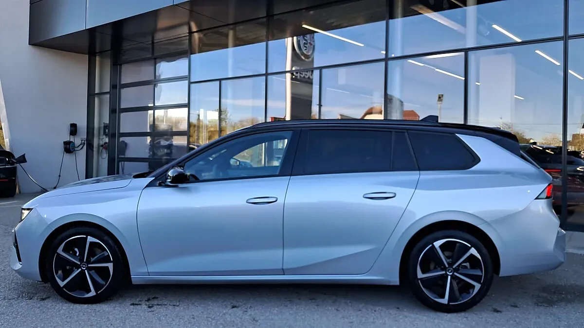 Opel Astra 2025 photo 2