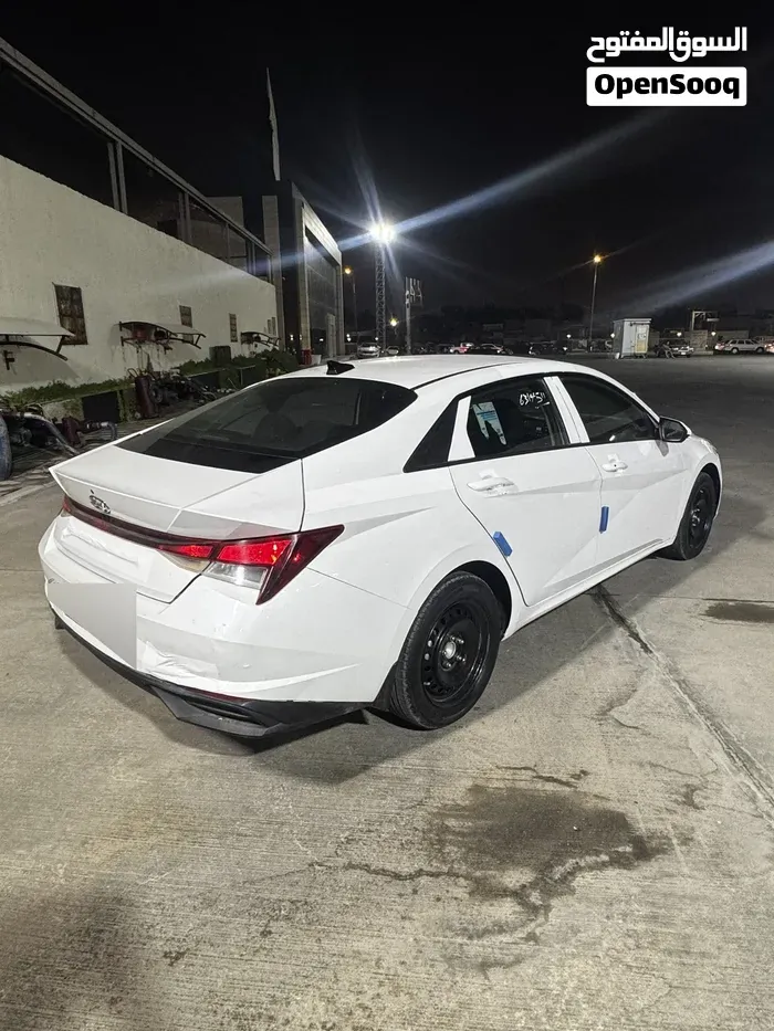 Hyundai Elantra 2023 photo 3