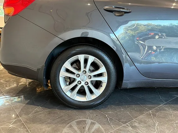 Kia Ceed 2013 photo 4